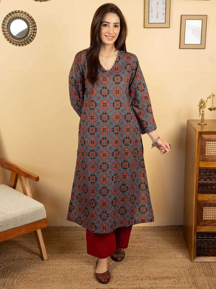 Blue Colour Cotton V-Neck Floral Print Bead Work Kurta For Women's