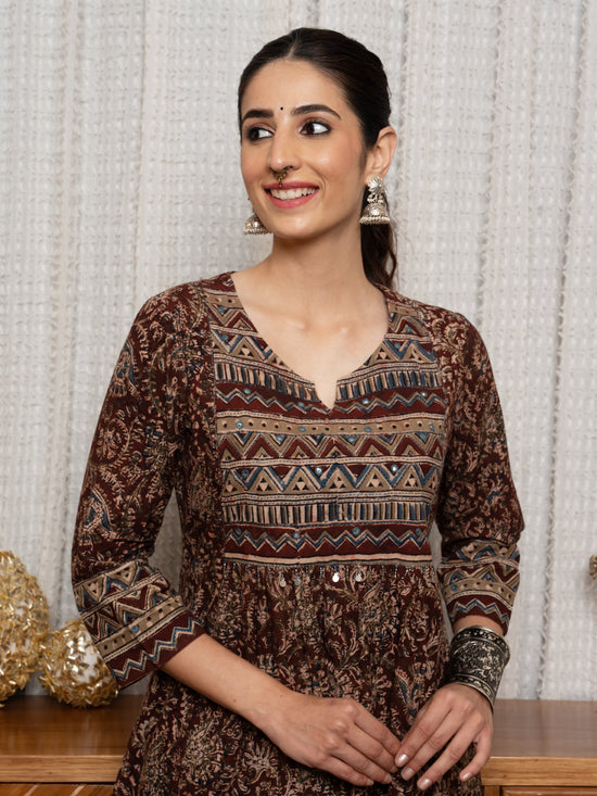 Maroon Cotton Round With V-Neck Kalamkari Kurta Pant For Women's (Dupatta Not Included.)