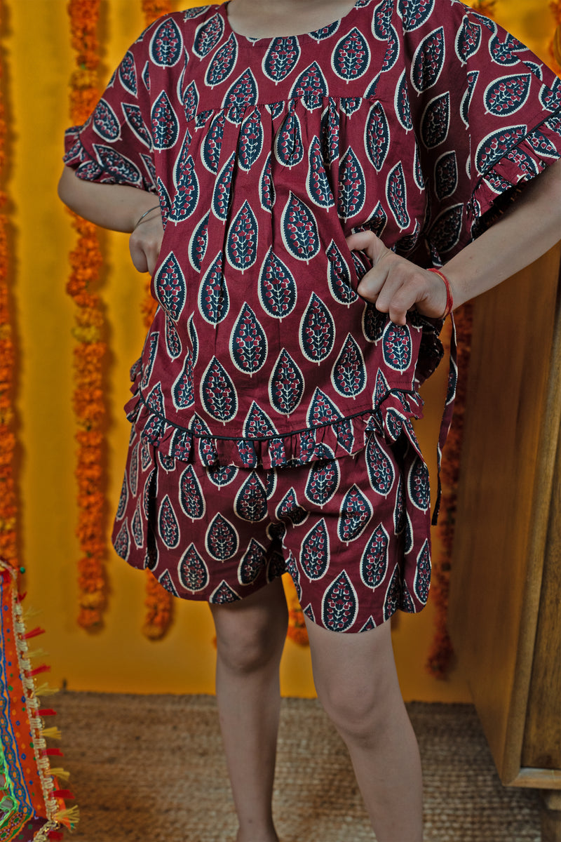 Kids Maroon Cotton Round Neck Top & Shorts Set