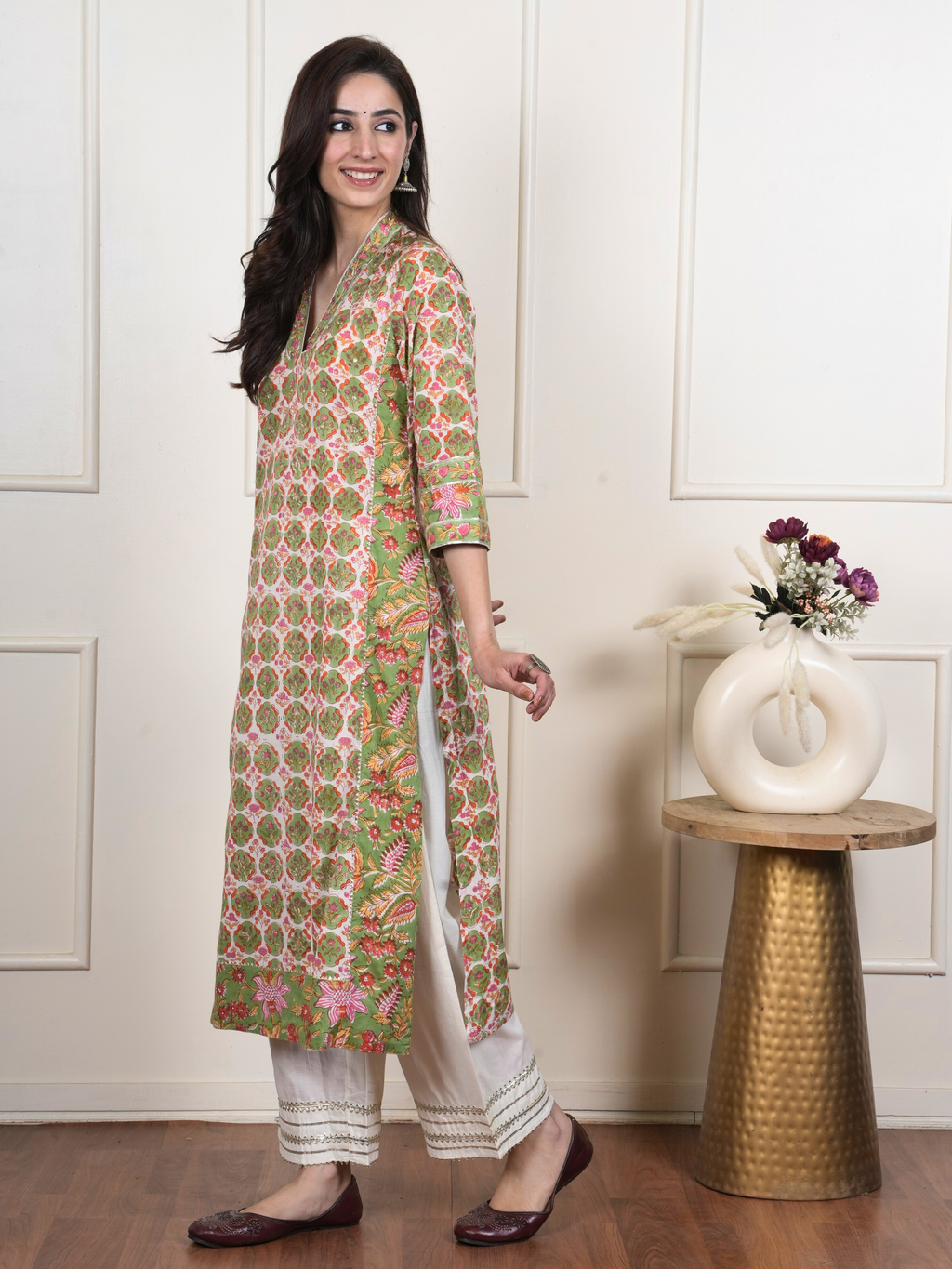 Green And White Cotton Kurta Dupatta Set (Pant Not Included)