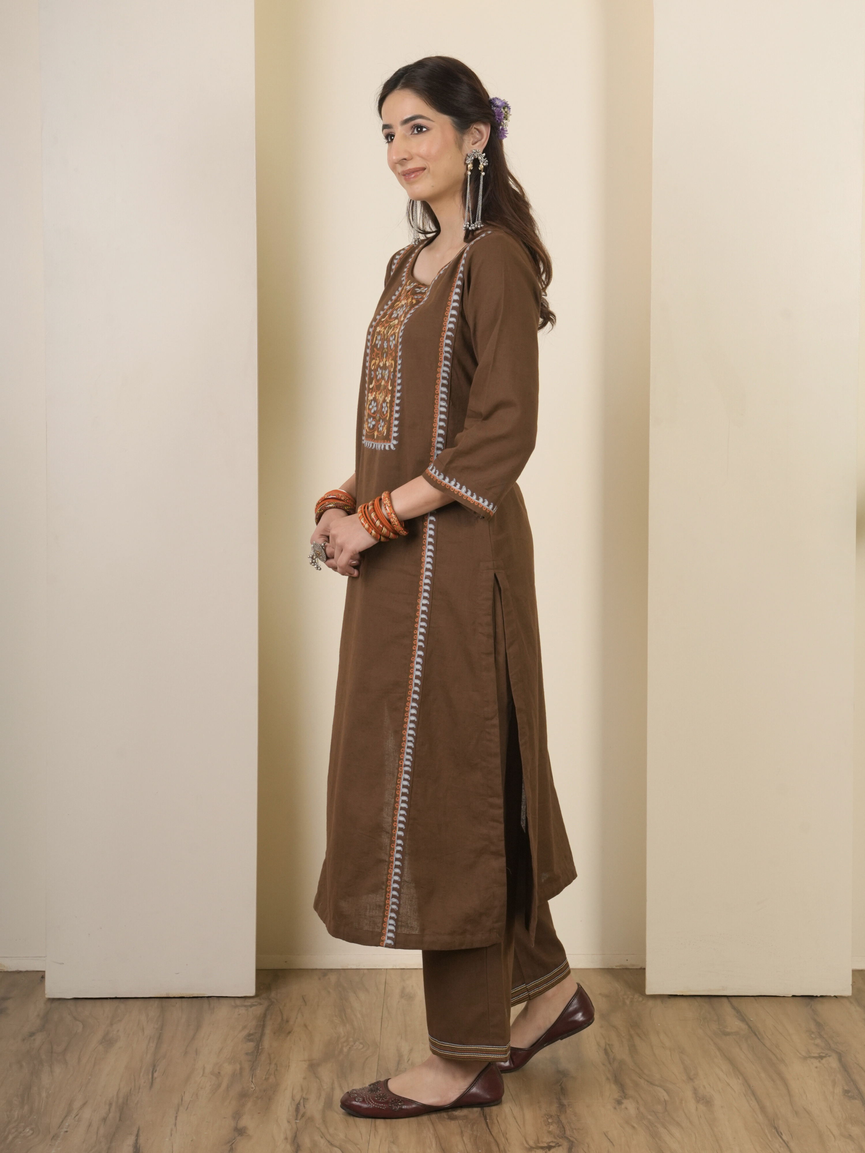 Brown Cotton Flax Aari Embroidered Kurta Pant