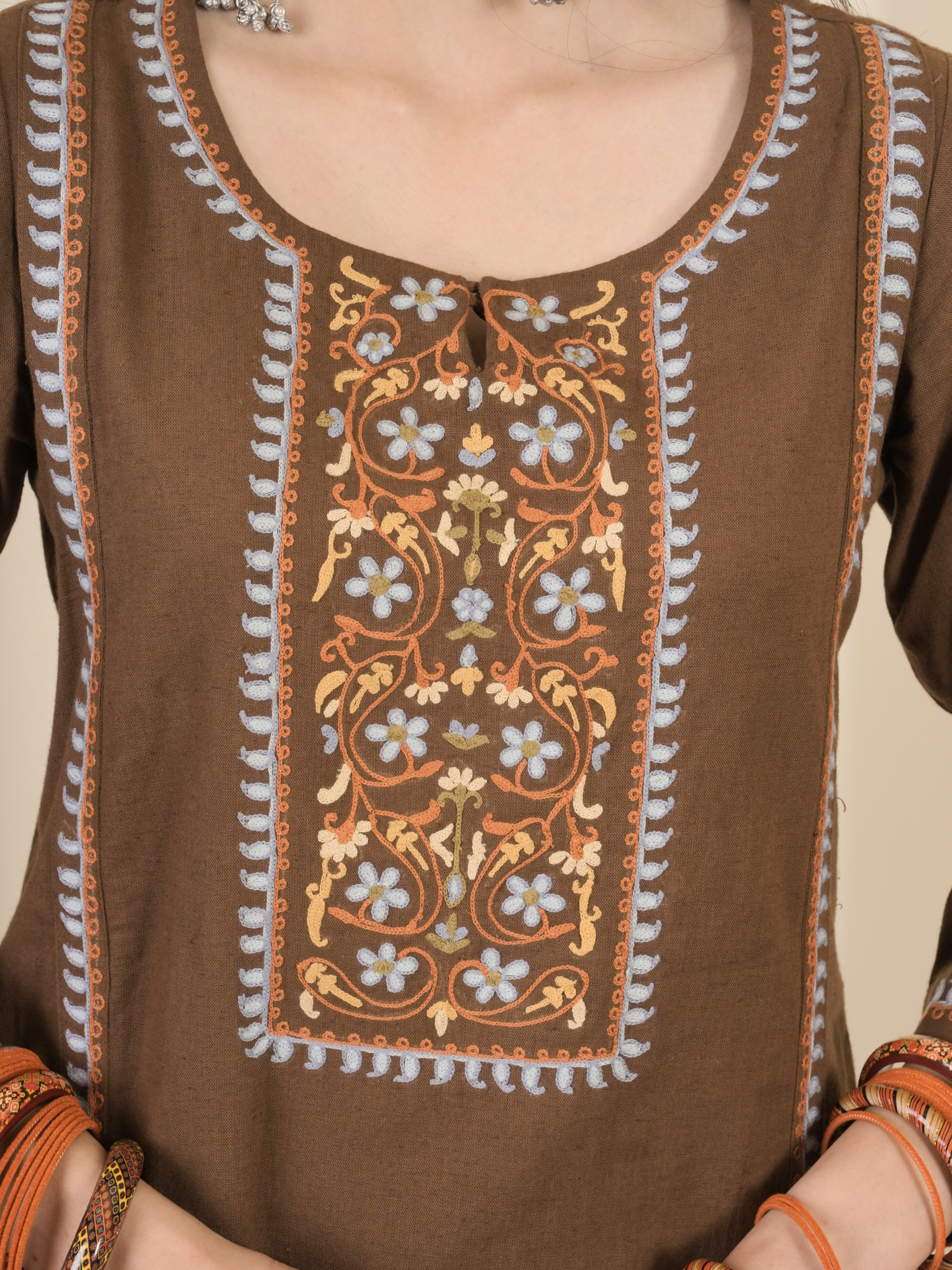 Brown Cotton Flax Aari Embroidered Kurta Pant