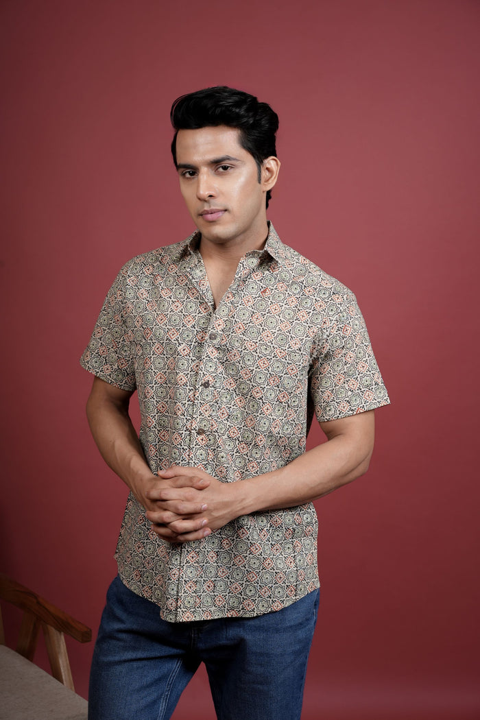 OFF WHITE WITH MULTICOLORED COTTON COLLAR NECK HANDBLOCK SHIRT FOR MEN'S