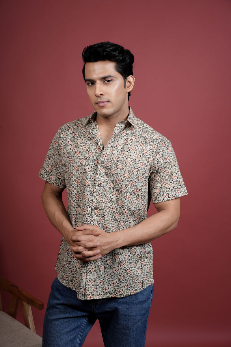 OFF WHITE WITH MULTICOLORED COTTON COLLAR NECK HANDBLOCK SHIRT FOR MEN'S