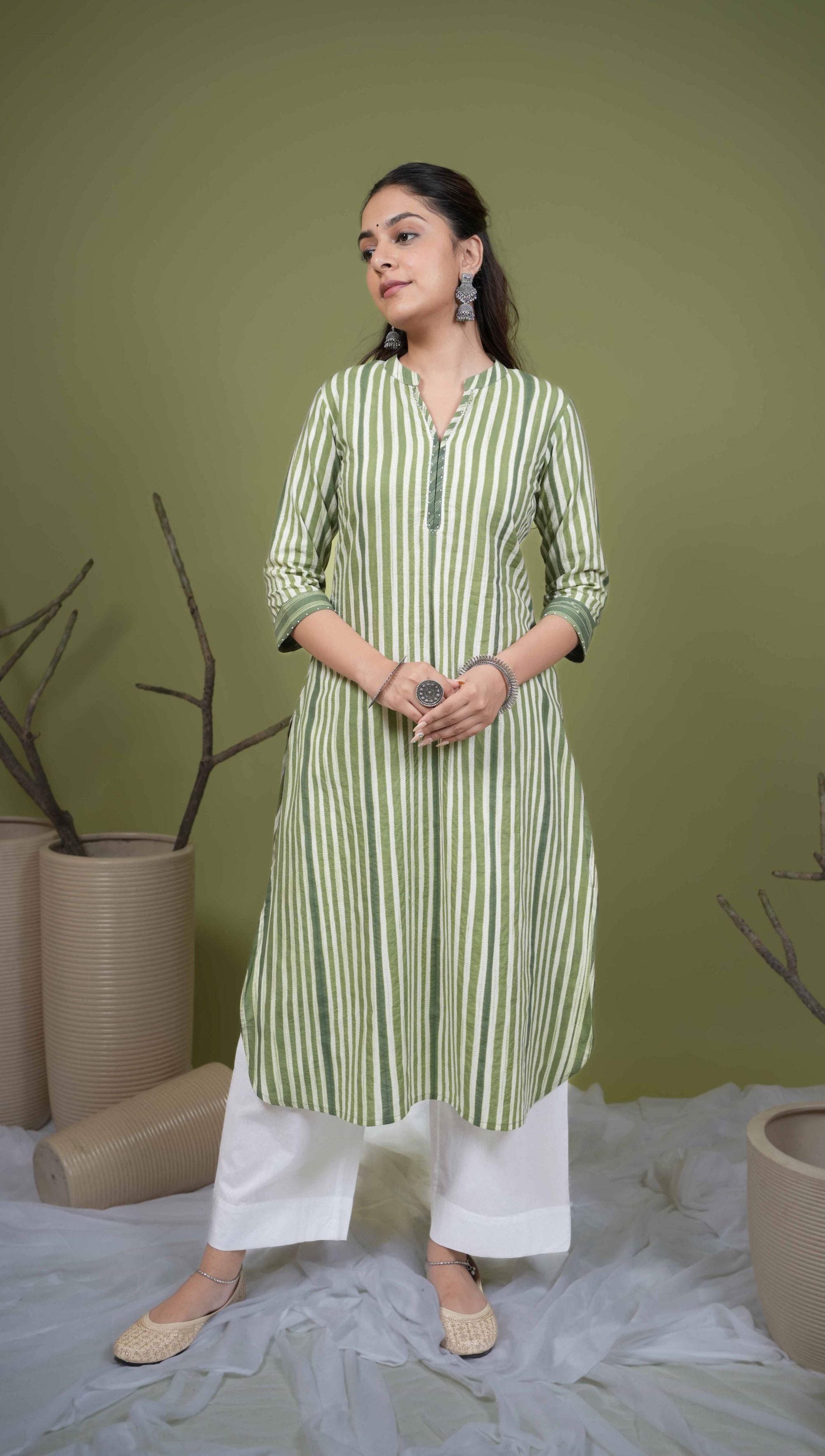 Green Cotton Collar With V-Neck Hand Done Shibori Kurta For Women's