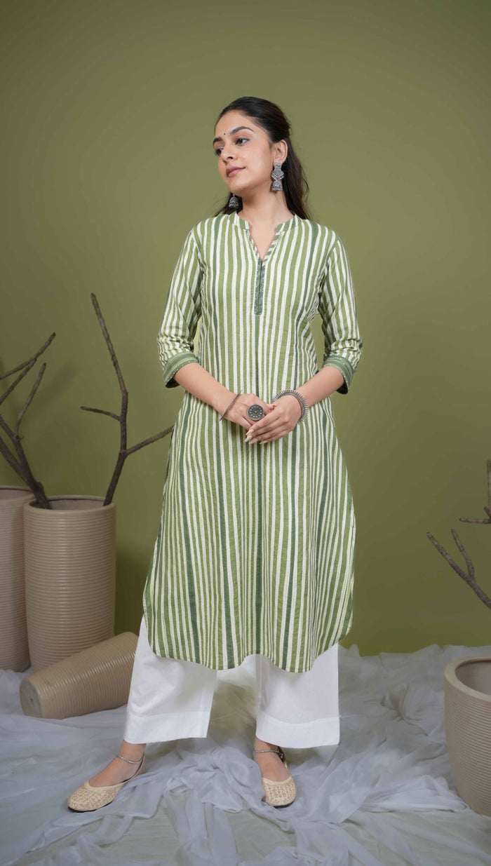Green Cotton Collar With V-Neck Hand Done Shibori Kurta For Women's