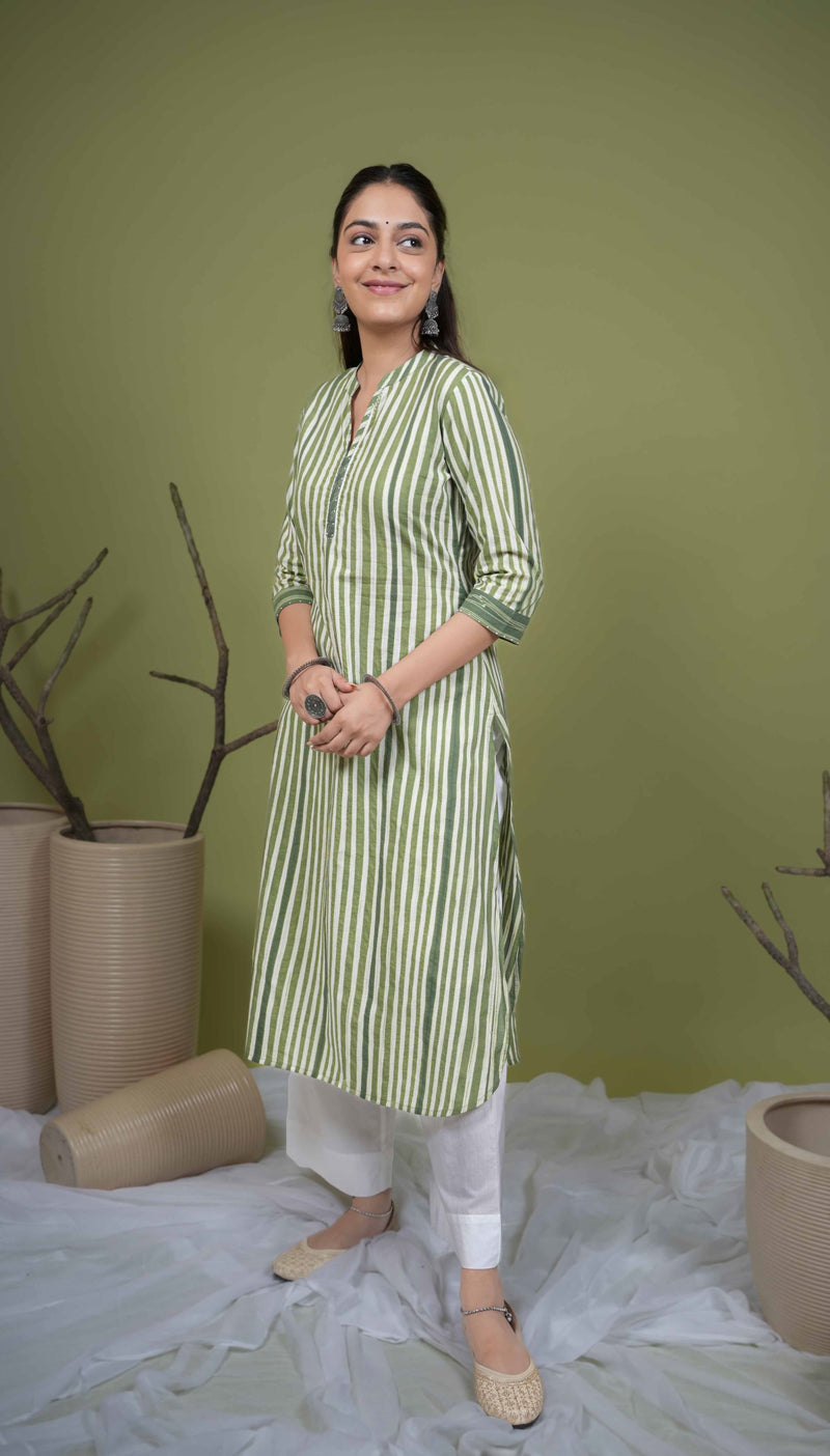 Green Cotton Collar With V-Neck Hand Done Shibori Kurta For Women's