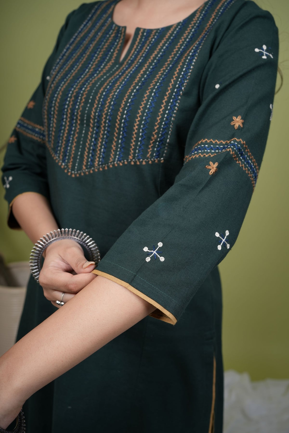 Dark Green Cotton Flax Round With Small Neck Kurta Pant Set For Women's
