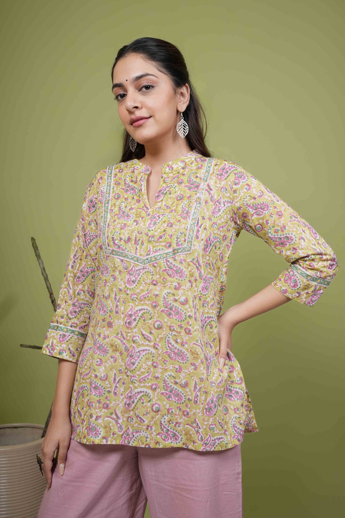 GREEN COTTON HANDBLOCK ROUND COLLAR SHORT-TOP FOR WOMEN'S