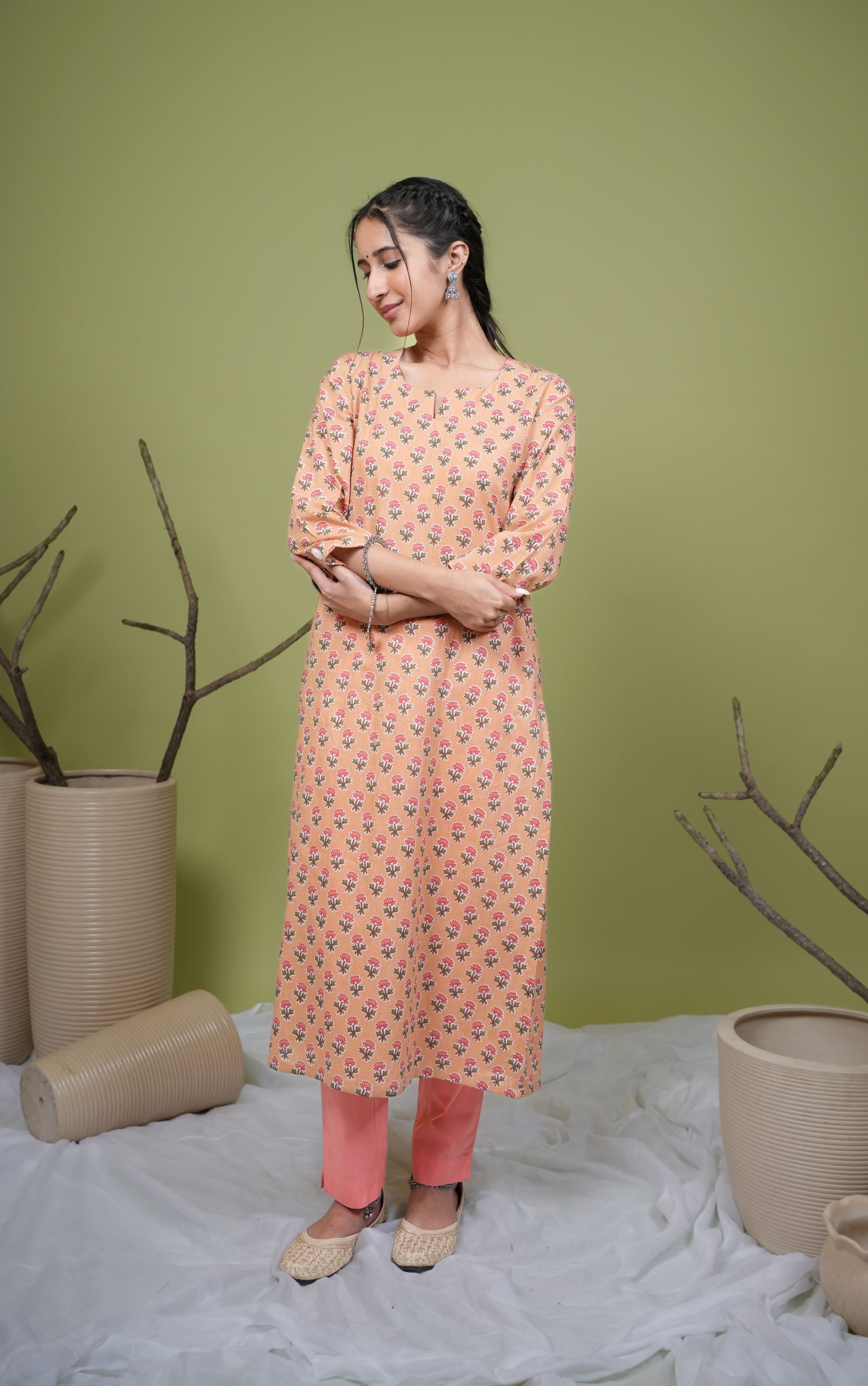 PEACH COTTON ROUND WITH SMALL V-NECK BOOTI PRINT KURTA FOR WOMEN'S