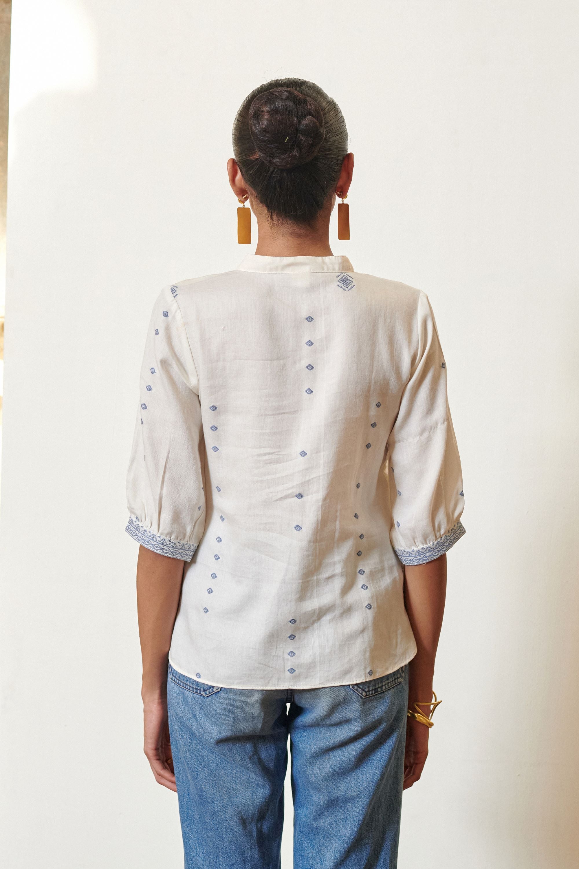 WHITE COTTON HANDLOOM ROUND COLLAR SHORT-TOP FOR WOMEN'S