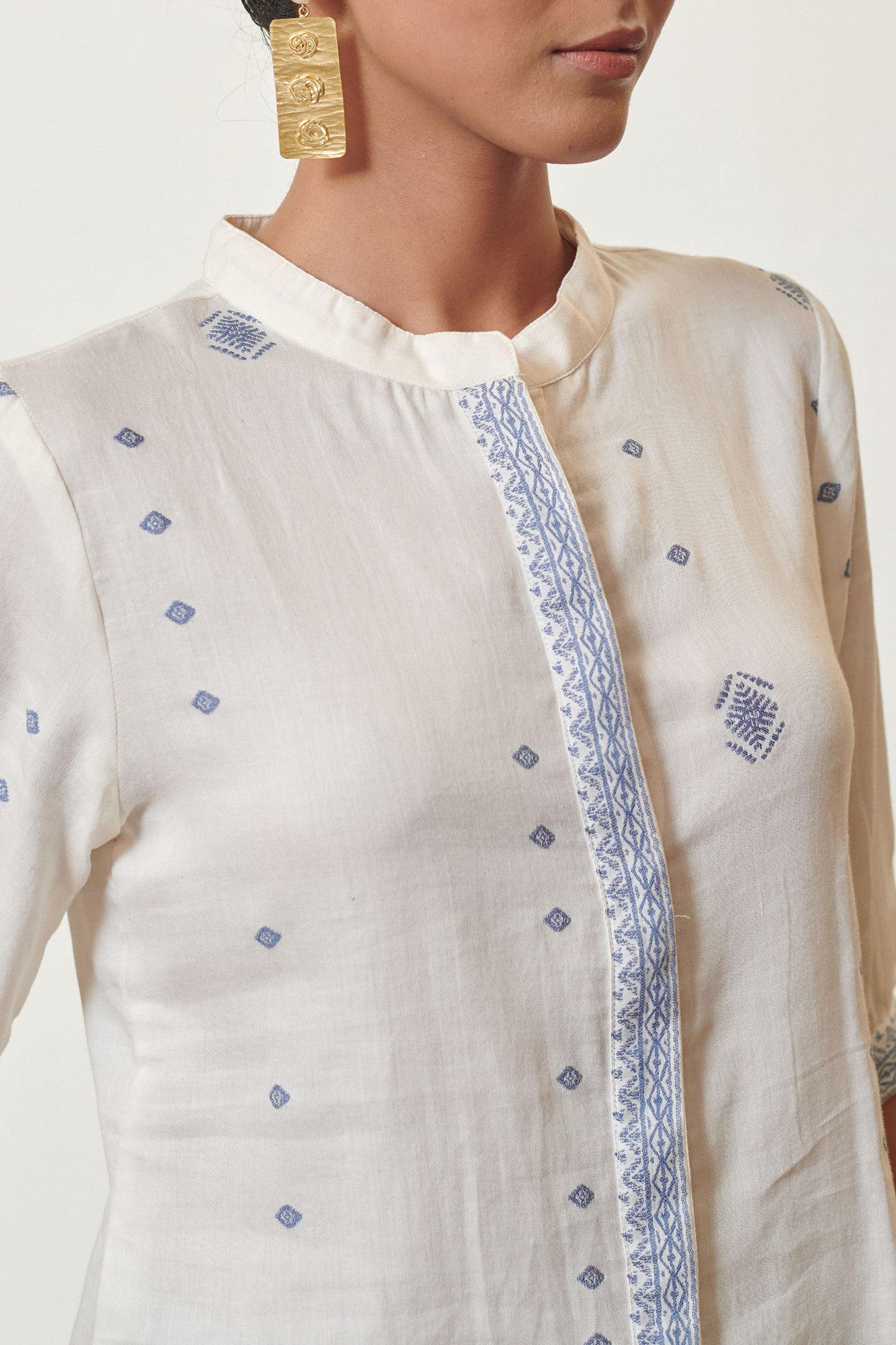 WHITE COTTON HANDLOOM ROUND COLLAR SHORT-TOP FOR WOMEN'S