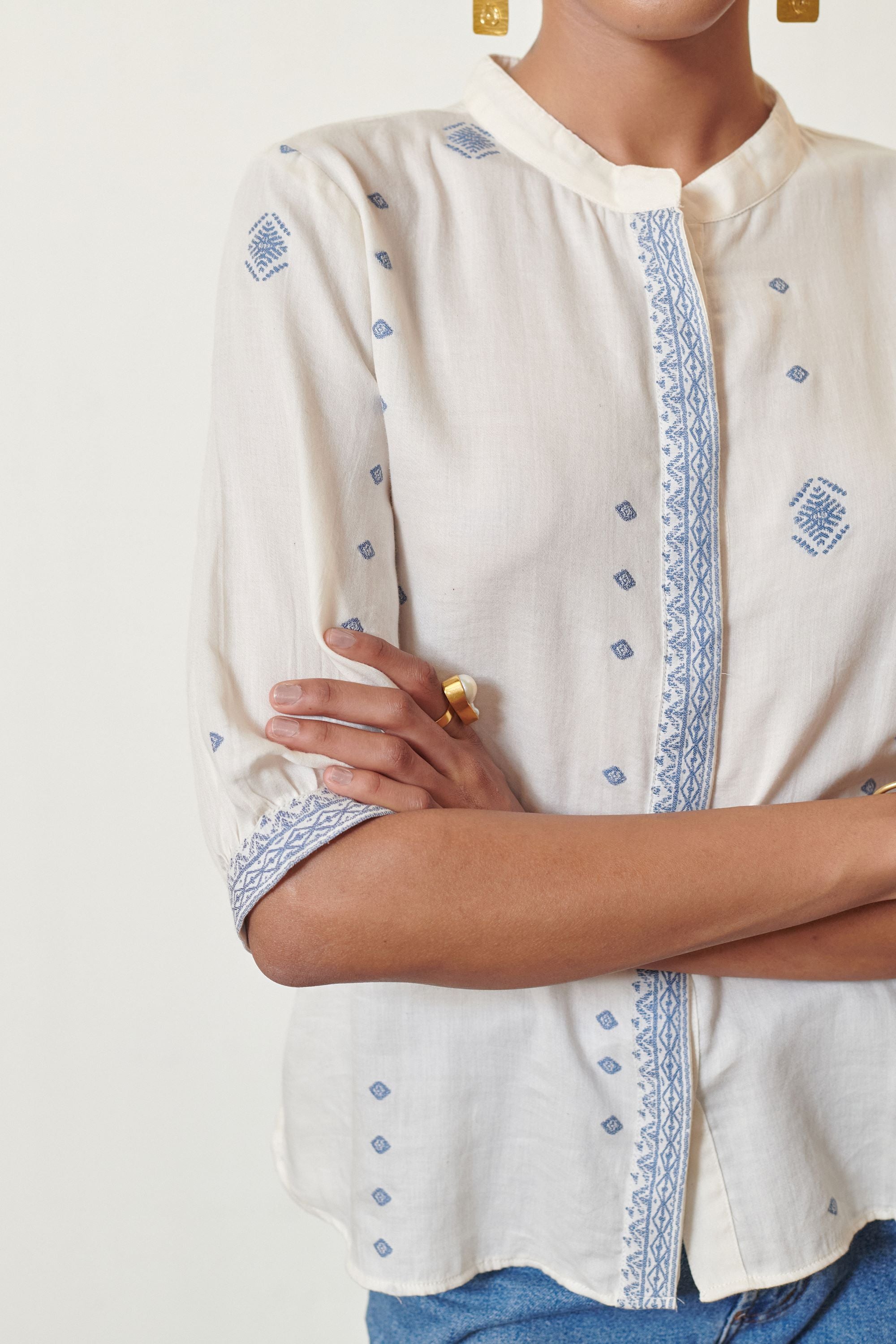 WHITE COTTON HANDLOOM ROUND COLLAR SHORT-TOP FOR WOMEN'S