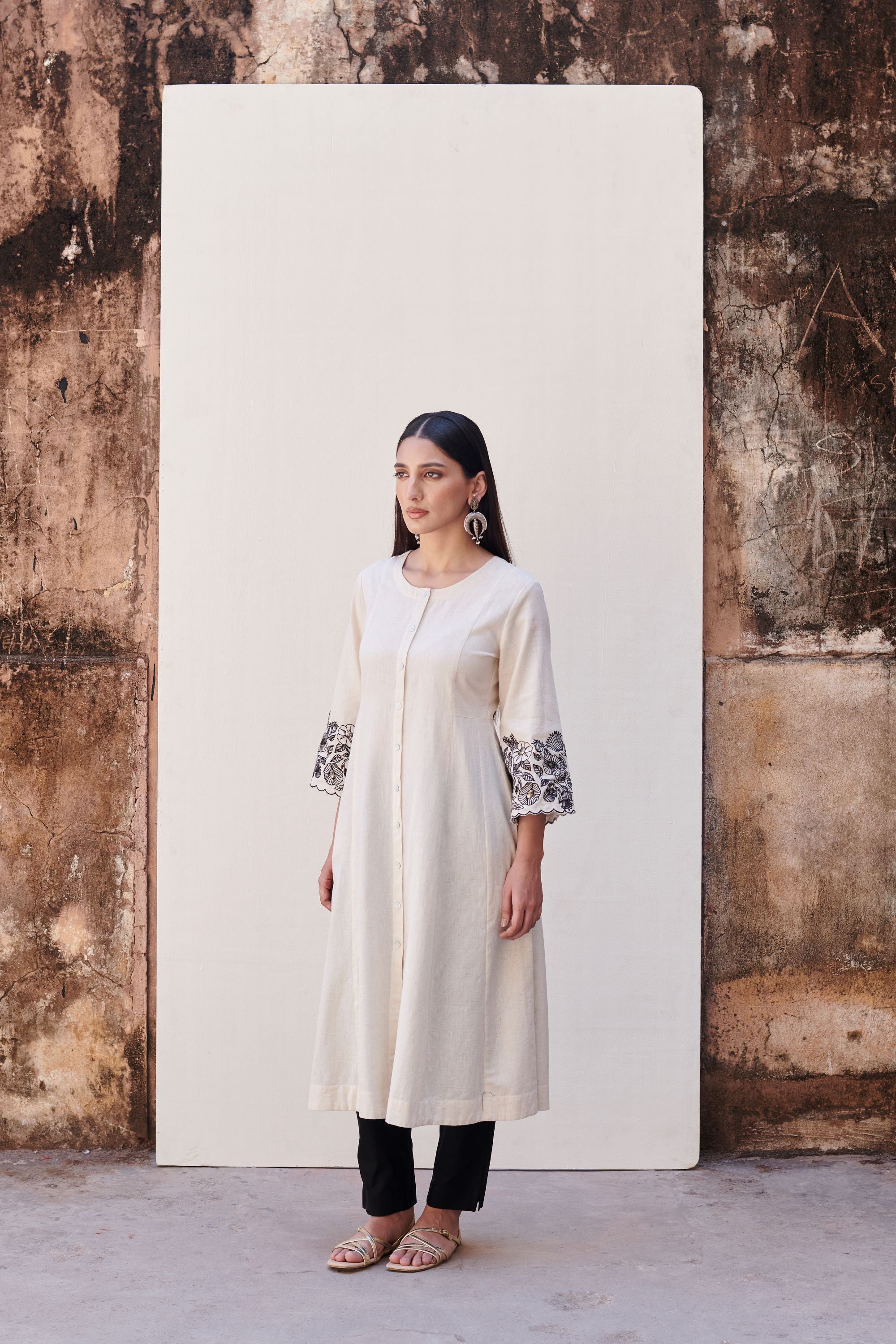 White Cotton Flax Round Neck Kurta With Floral Embroidered Sleeves for Women