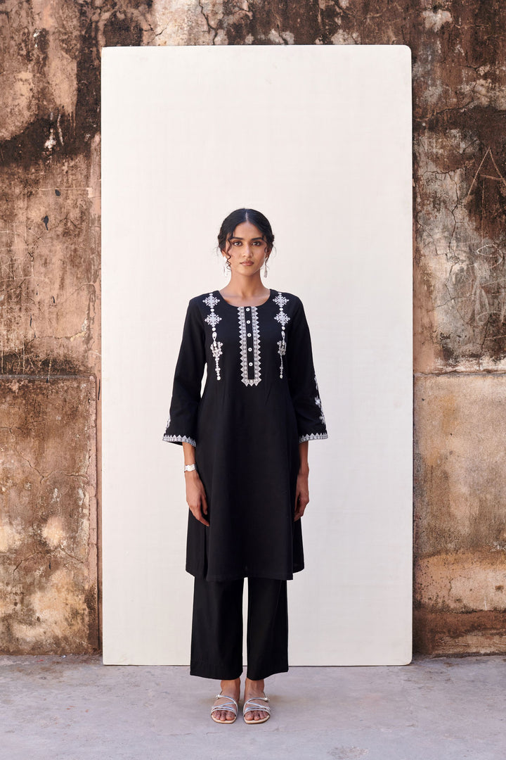 Black Cotton Flax Round Neck Kurta Pant Set For Women's