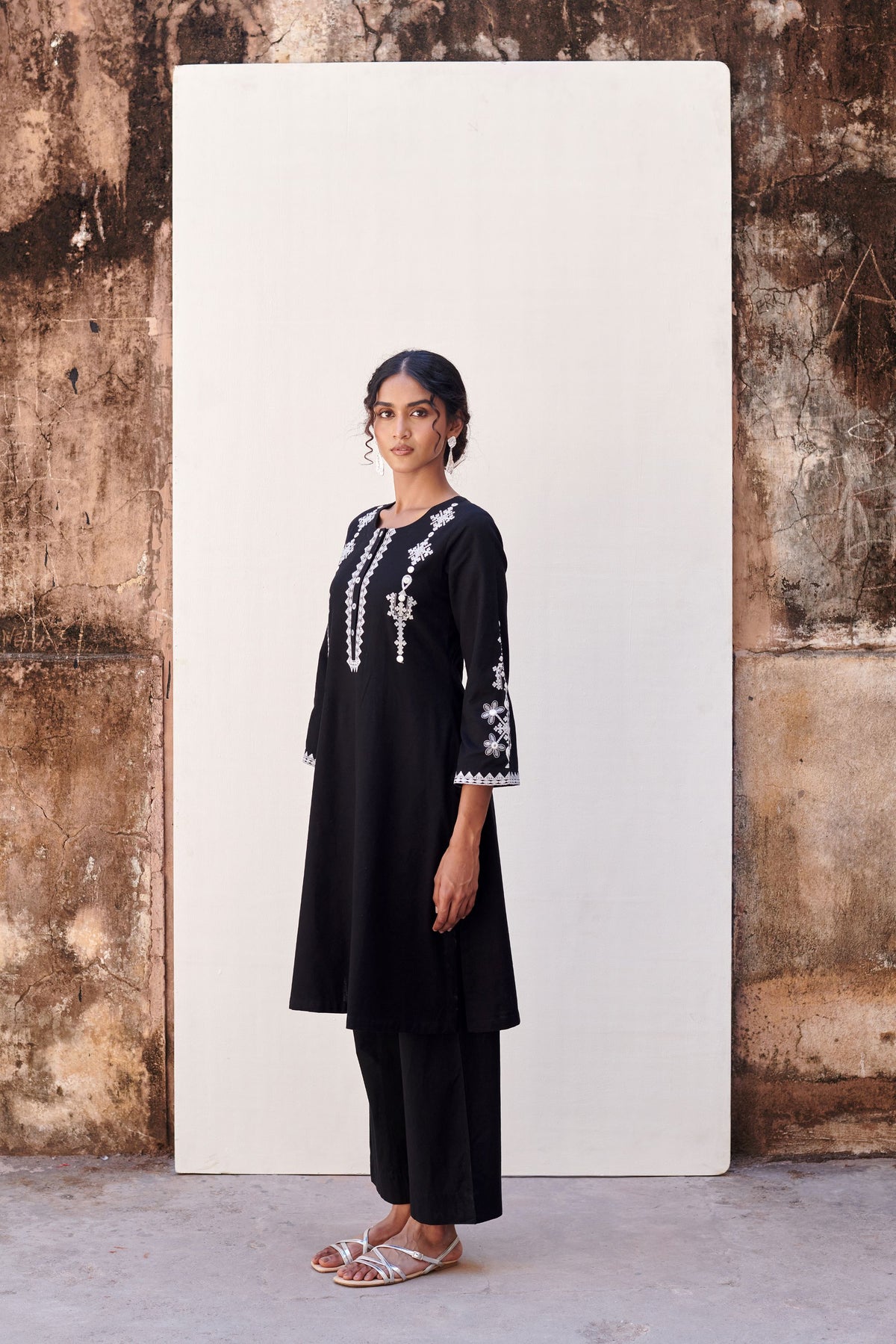 Black Cotton Flax Round Neck Kurta Pant Set For Women's