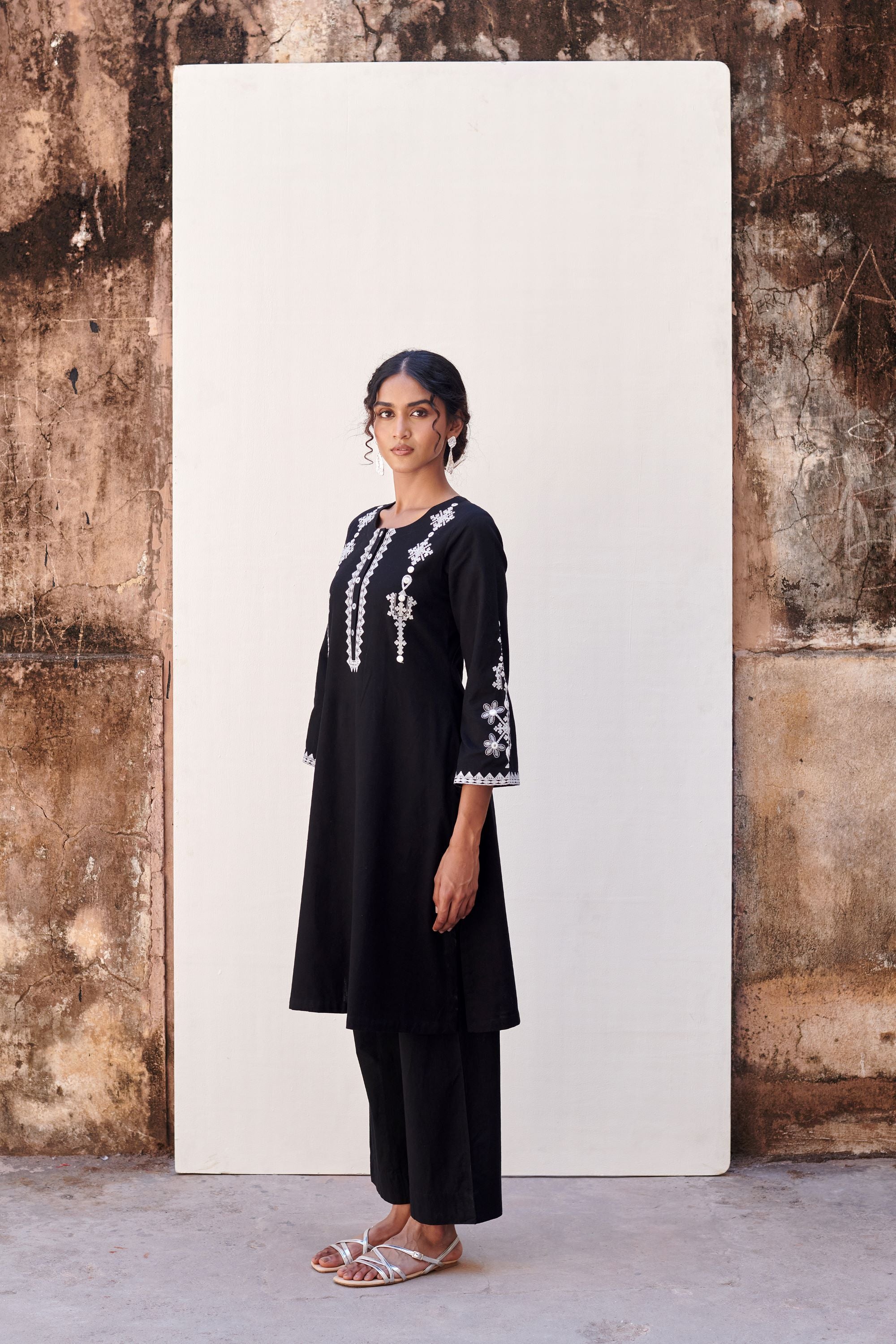 Black Cotton Flax Round Neck Kurta Pant Set For Women's