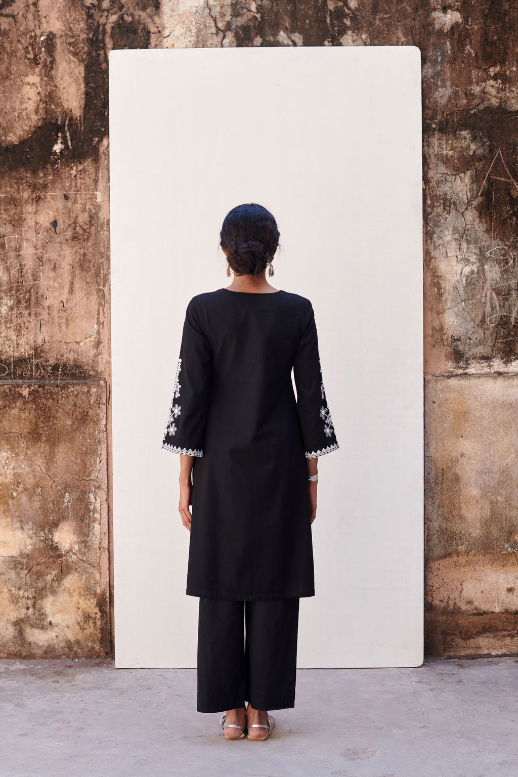 Black Cotton Flax Round Neck Kurta Pant Set For Women's