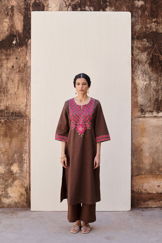 Brown Cotton Slub Round With Small V-Neck Kurta Pant Set For Women