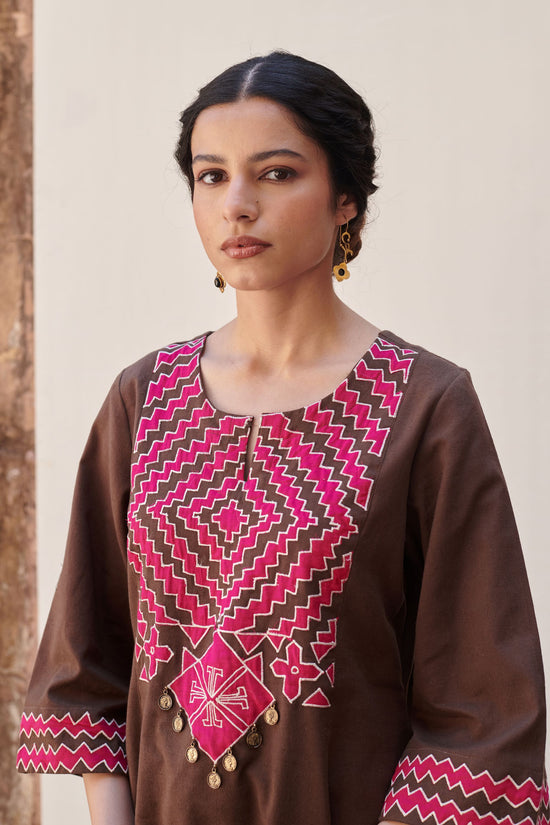 Brown Cotton Slub Round With Small V-Neck Kurta Pant Set For Women
