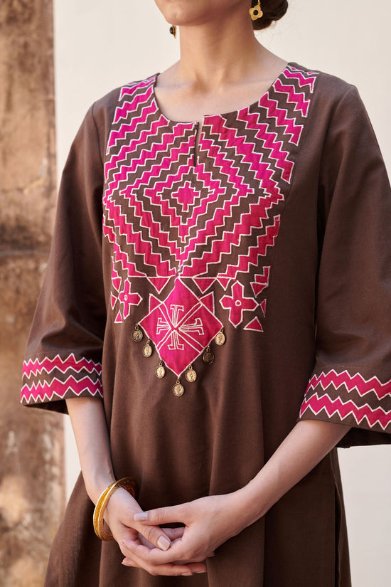 Brown Cotton Slub Round With Small V-Neck Kurta Pant Set For Women