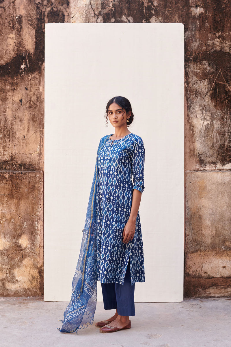 Indigo Handblock Round Neck Moti Katha Work With Front Buttons With Kota Doriya Dupatta