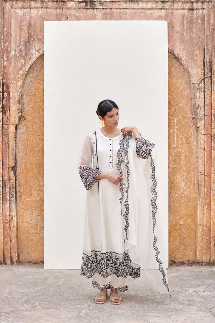 White Kurta & Dupatta Kota Doriya Pant-Cotton Round Neck Full Set For Women's