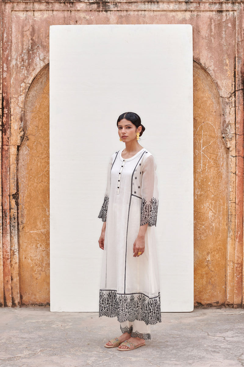 White Kurta & Dupatta Kota Doriya Pant-Cotton Round Neck Full Set For Women's