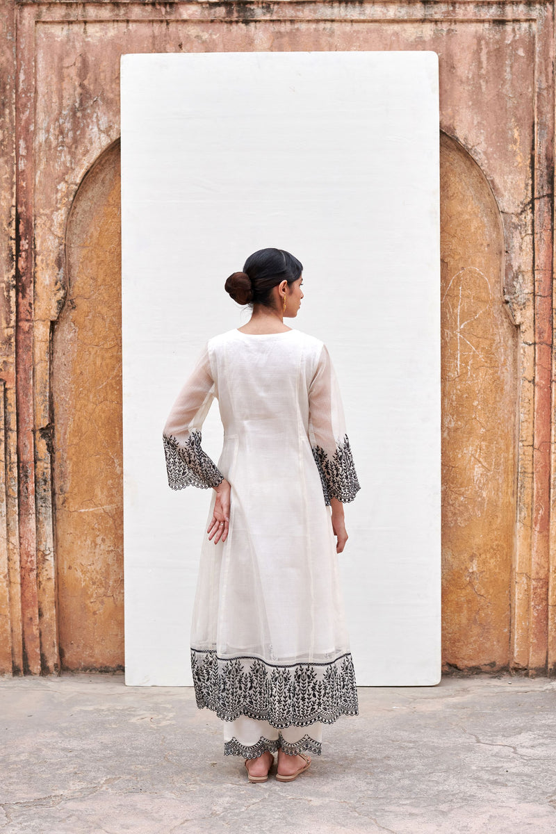 White Kurta & Dupatta Kota Doriya Pant-Cotton Round Neck Full Set For Women's