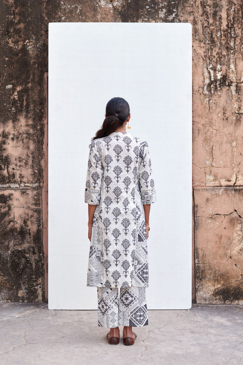 White & Black Abstarct Printed Cotton Kurta Pant Set For Women's