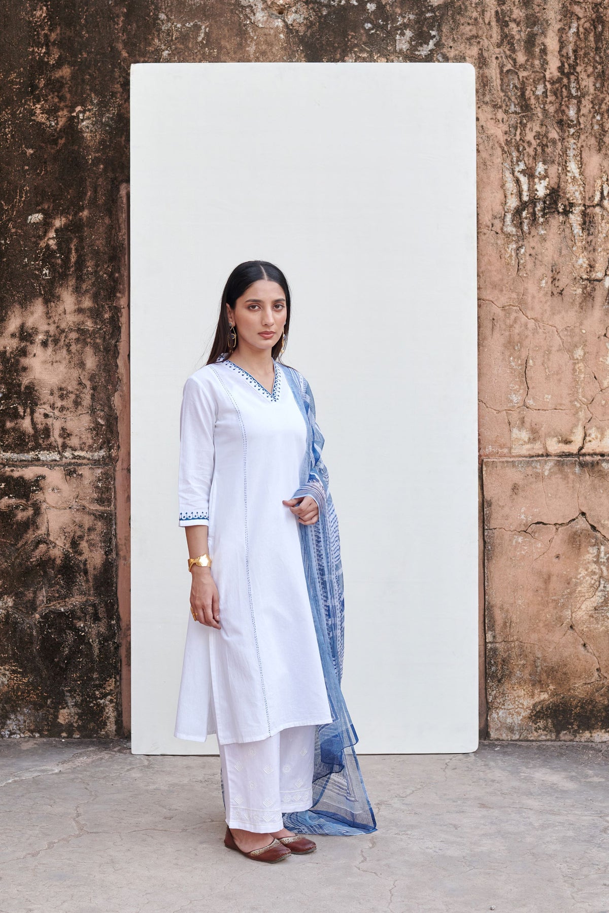 White Cotton Flax V-Neck Kurta For Women's