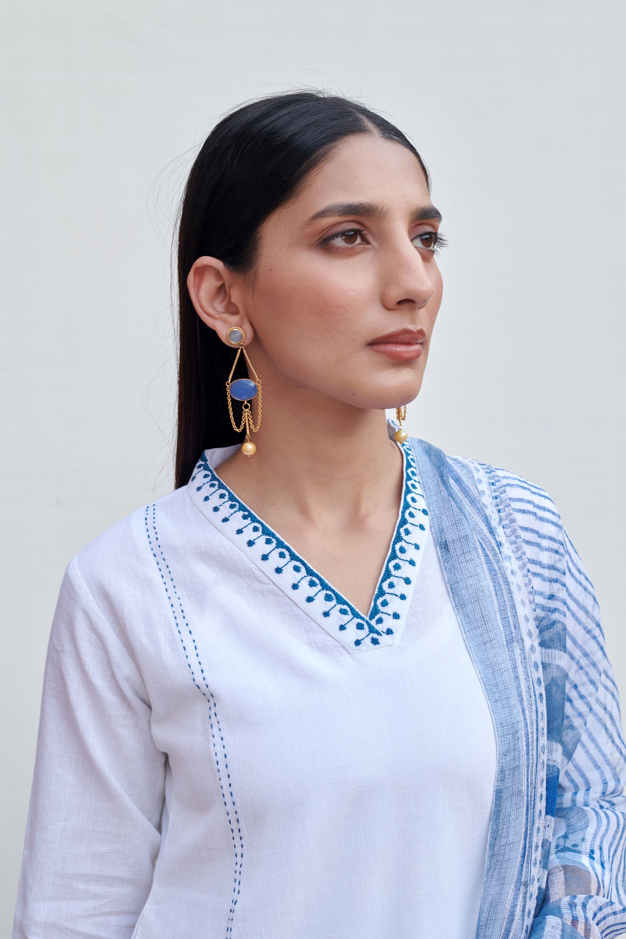 White Cotton Flax V-Neck Kurta For Women's