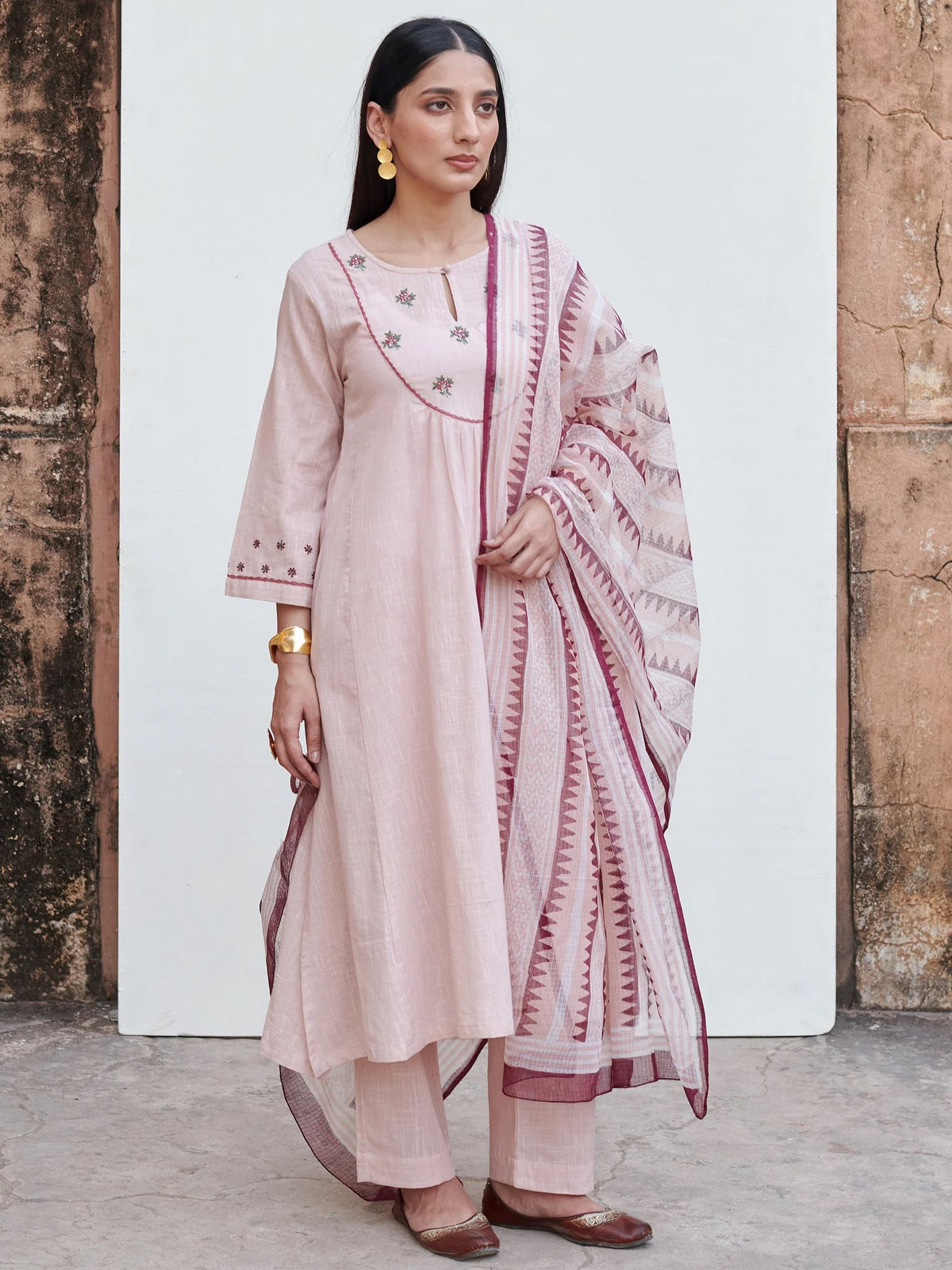 Light Pink Cotton Flax Round Neck Kurta Pant Set For Women's