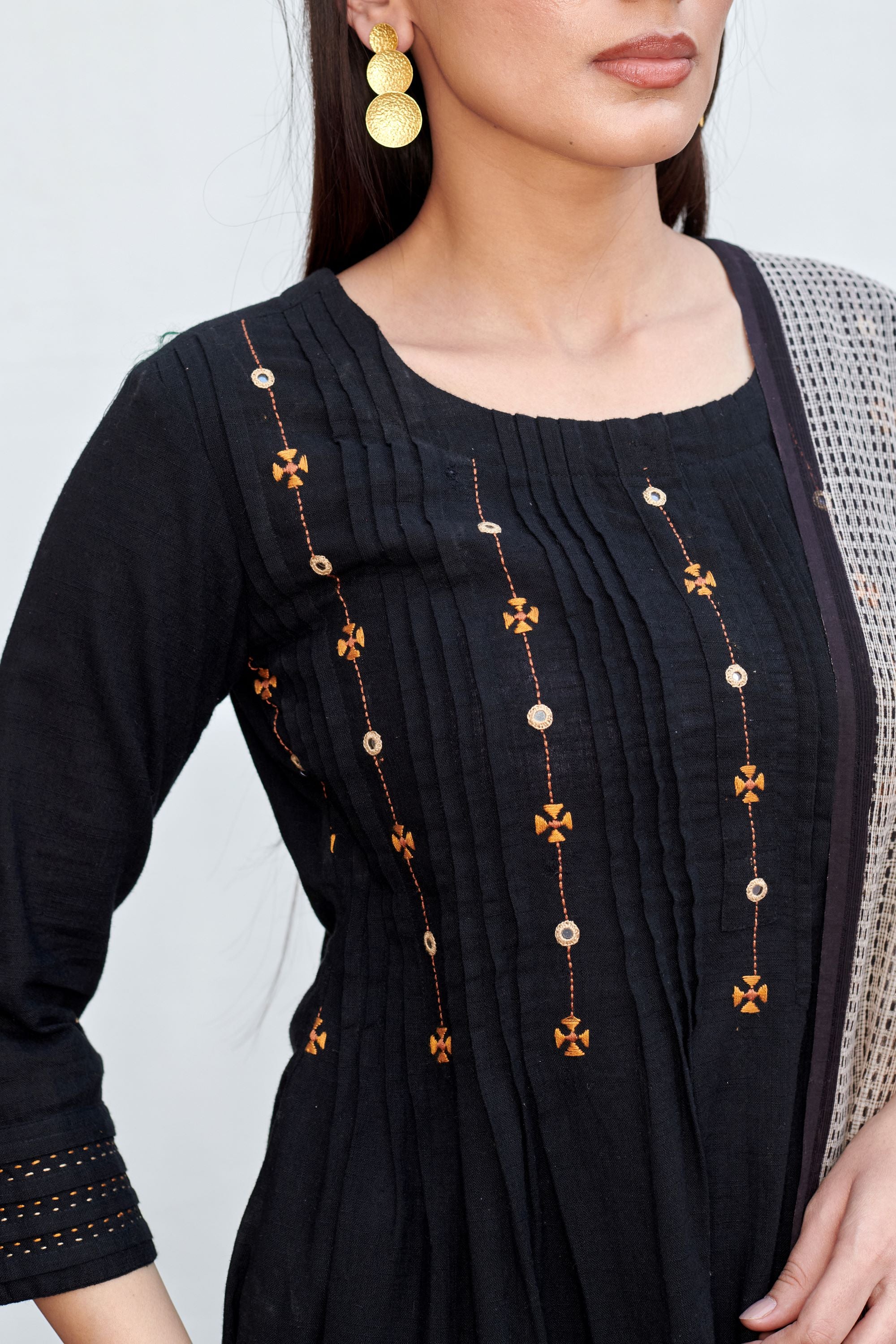 Black Cotton Slub Round Neck Kurta For Women's