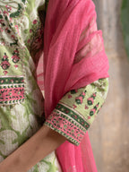 Kanak Kurta Dupatta Set(Pant Not Included)