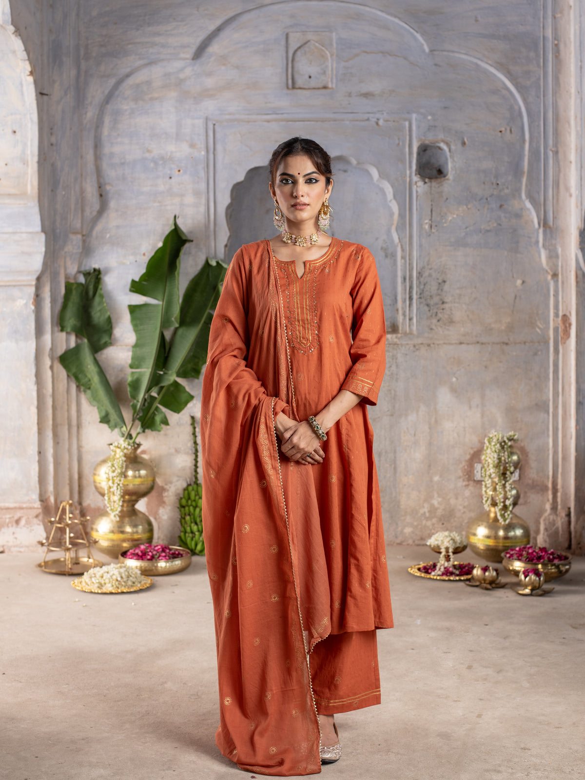 BROWN COTTON FLAX ROUND WITH V-CUT ALL OVER ROGAN GOLD KHADI WORK FULL SET
