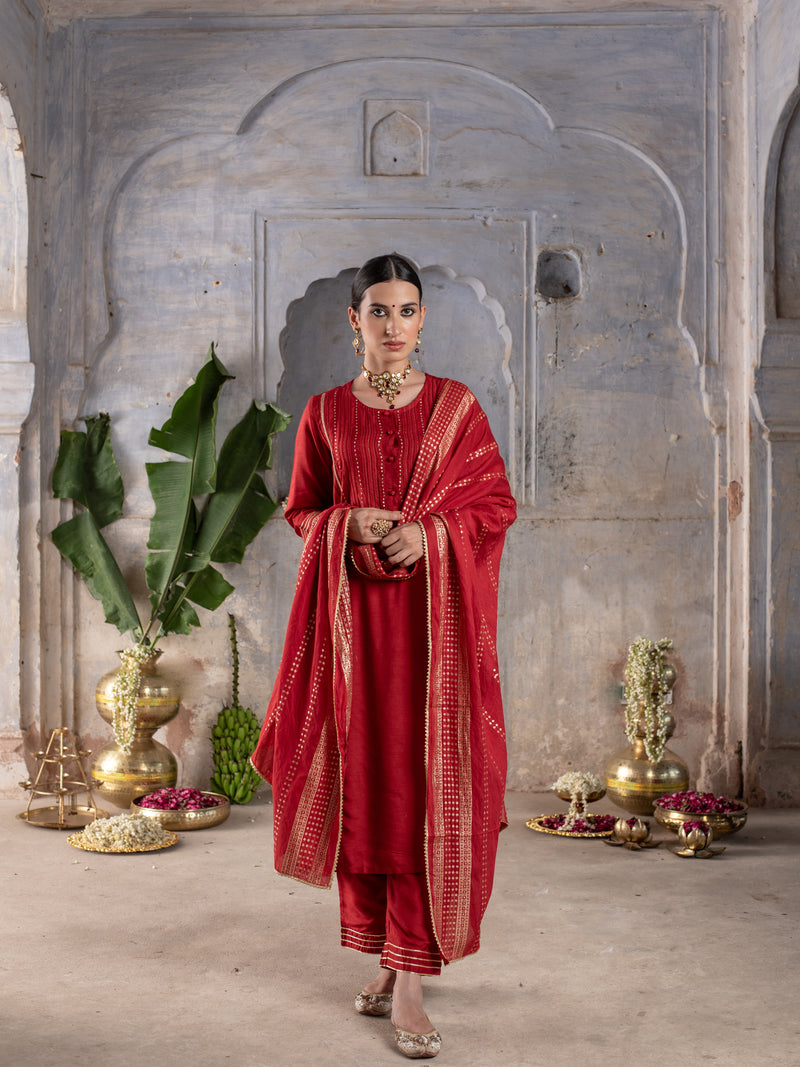 Red Dola Silk Round Neck Complete Suit Set For Women's