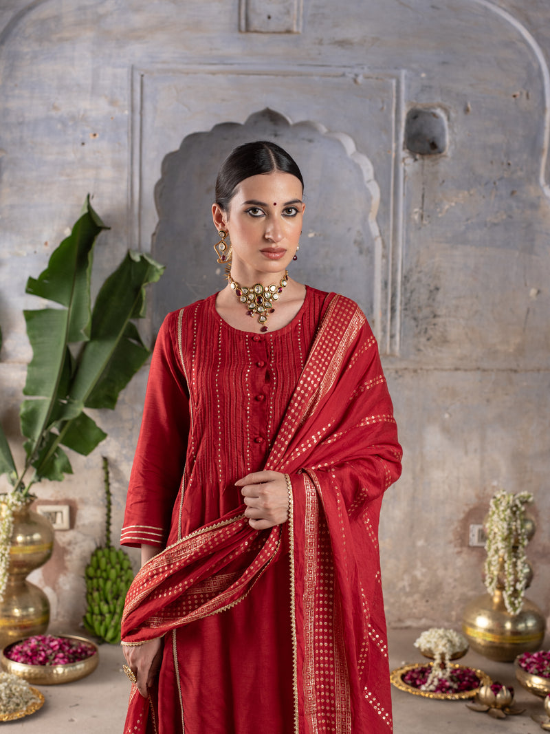 Red Dola Silk Round Neck Complete Suit Set For Women's