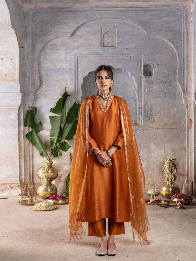 GOLD BROWN LINEN STIN HAND ZARI WORK  WITH SEQUENCE ON NECKLINE WITH DUPATTA FULL SET