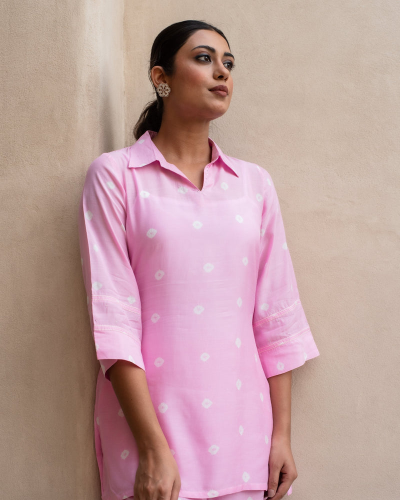 Baby Pink Muslin Collar With V-Neck Bandhani Co-Ord Set For Women's