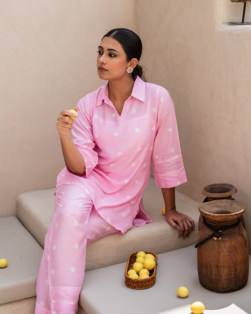 Baby Pink Muslin Collar With V-Neck Bandhani Co-Ord Set For Women's