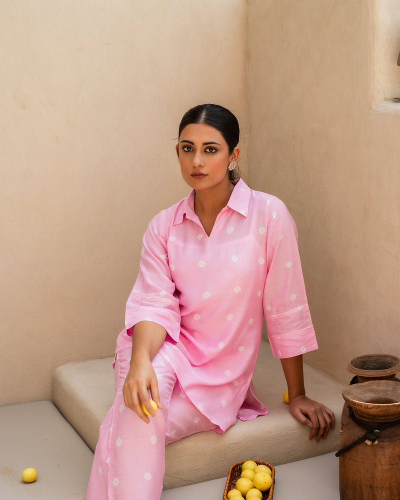 Baby Pink Muslin Collar With V-Neck Bandhani Co-Ord Set For Women's