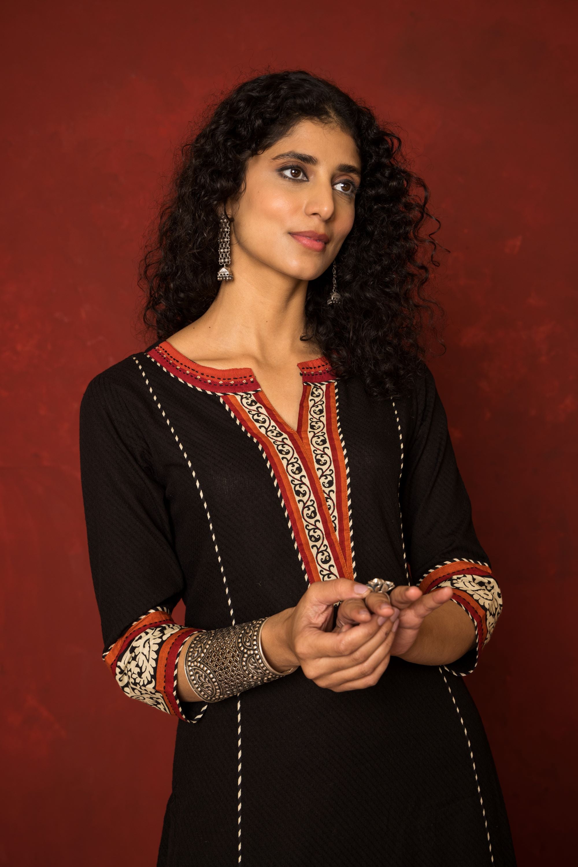 Ayushi KURTA