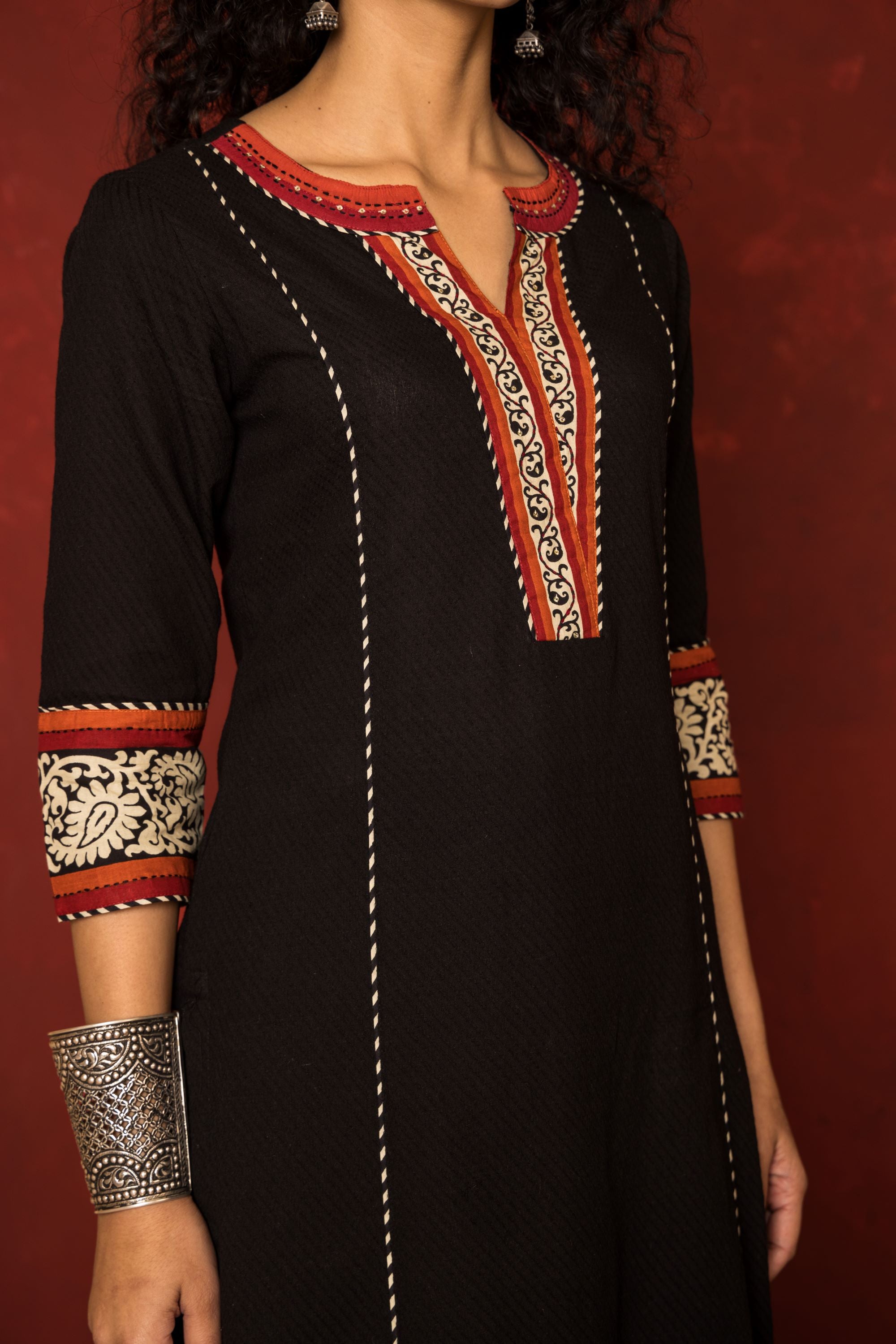 Ayushi KURTA