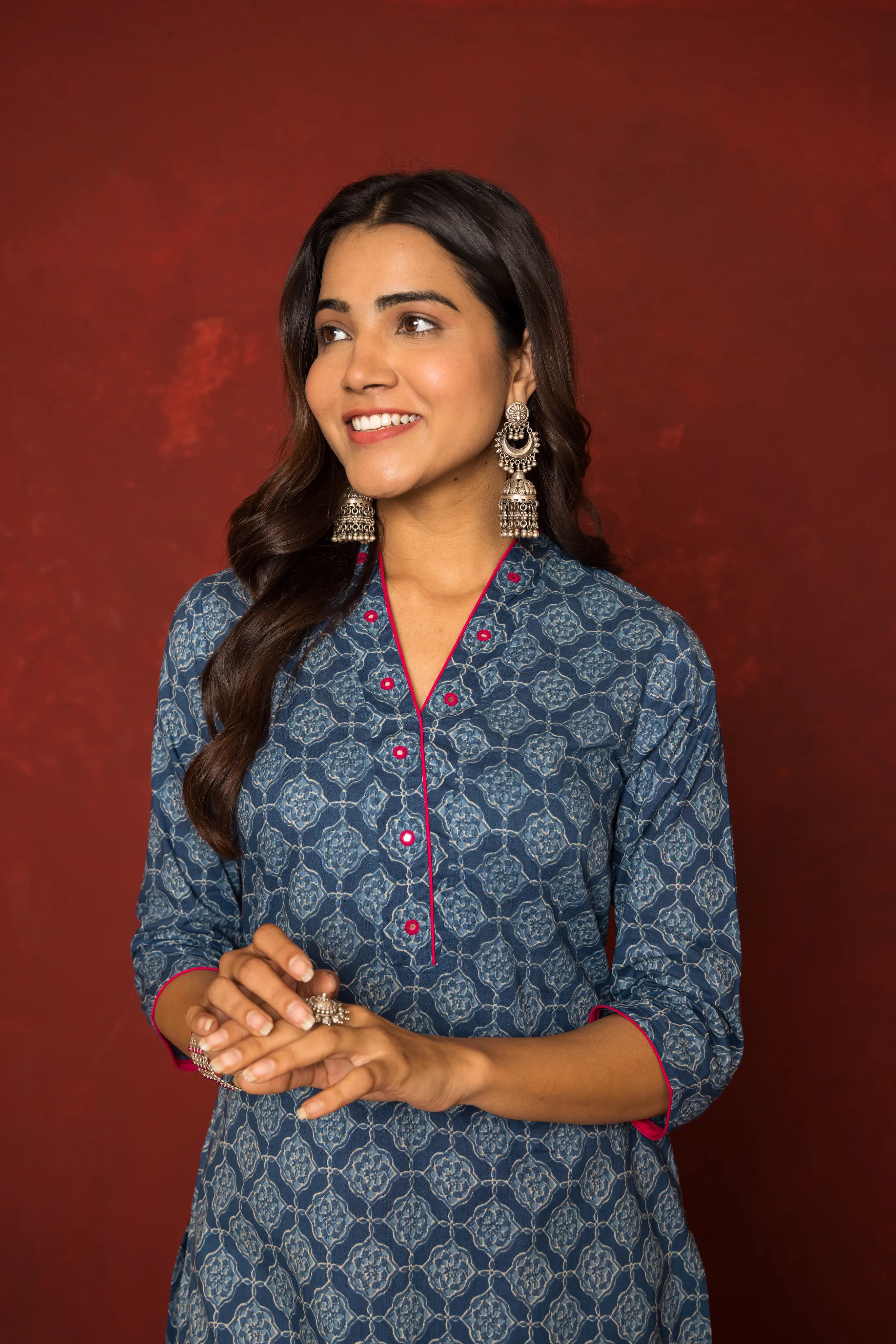 BLUE COTTON V-NECK NECKLINE HIGHLIGHTED WITH MIRROR WORK KURTA FOR WOMEN'S