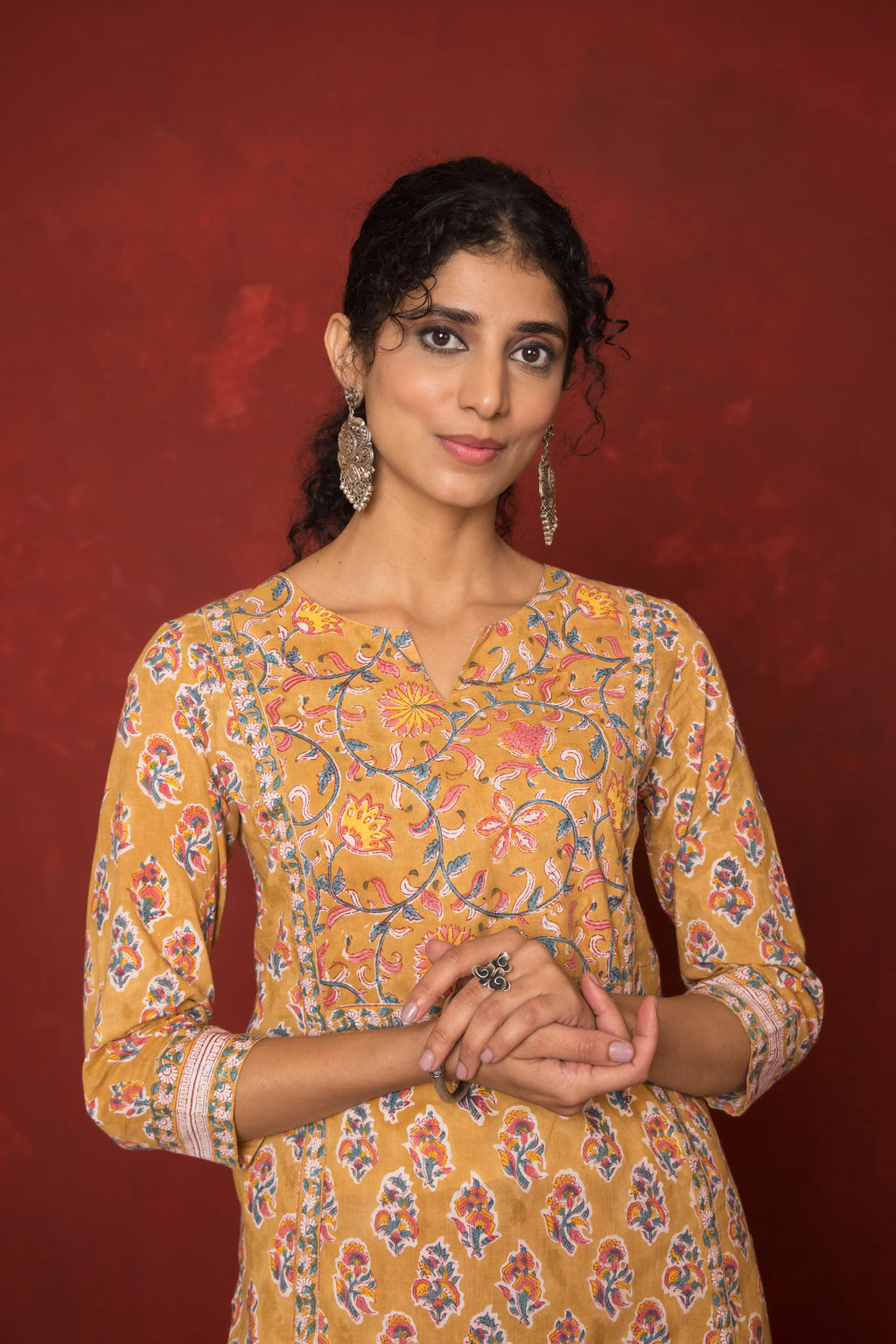 MUSTURD COTTON ROUND NECK HANDBLOCK HIGHLIGHTED WITH BORDERS KURTA FOR WOMEN'S