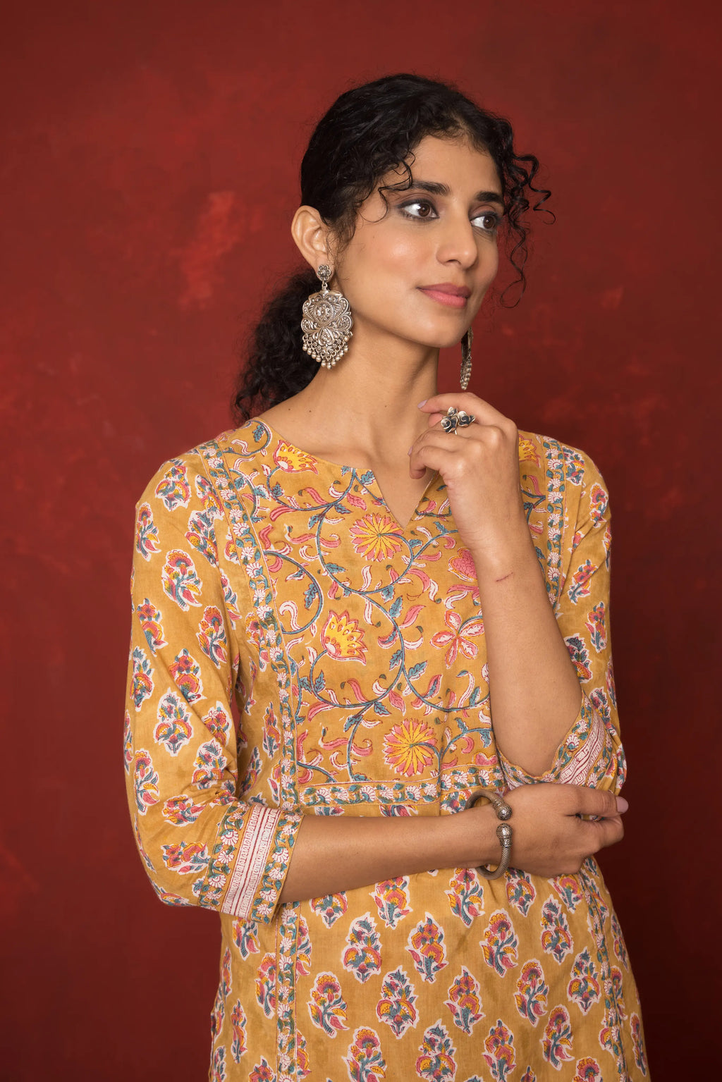 MUSTURD COTTON ROUND NECK HANDBLOCK HIGHLIGHTED WITH BORDERS KURTA FOR WOMEN'S