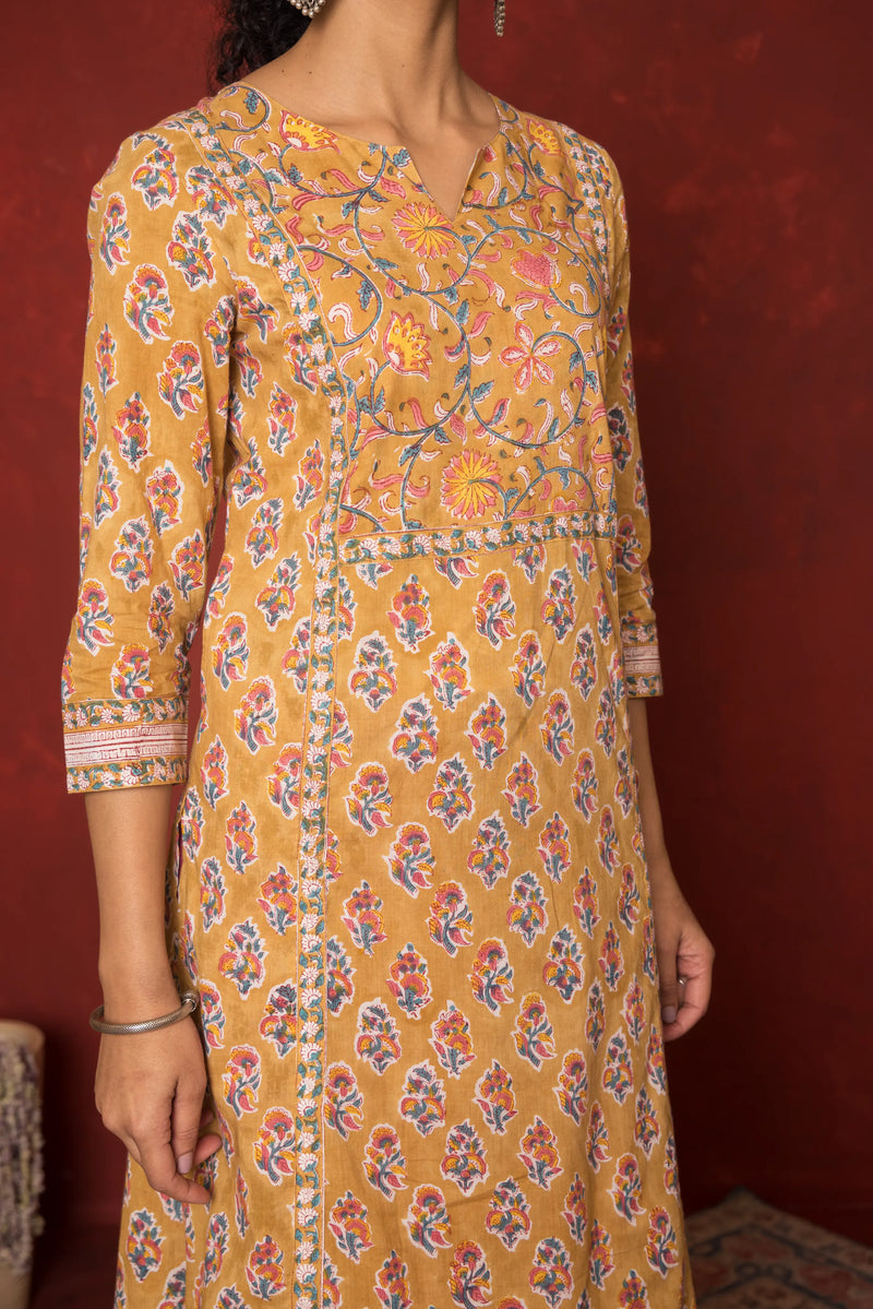 MUSTURD COTTON ROUND NECK HANDBLOCK HIGHLIGHTED WITH BORDERS KURTA FOR WOMEN'S