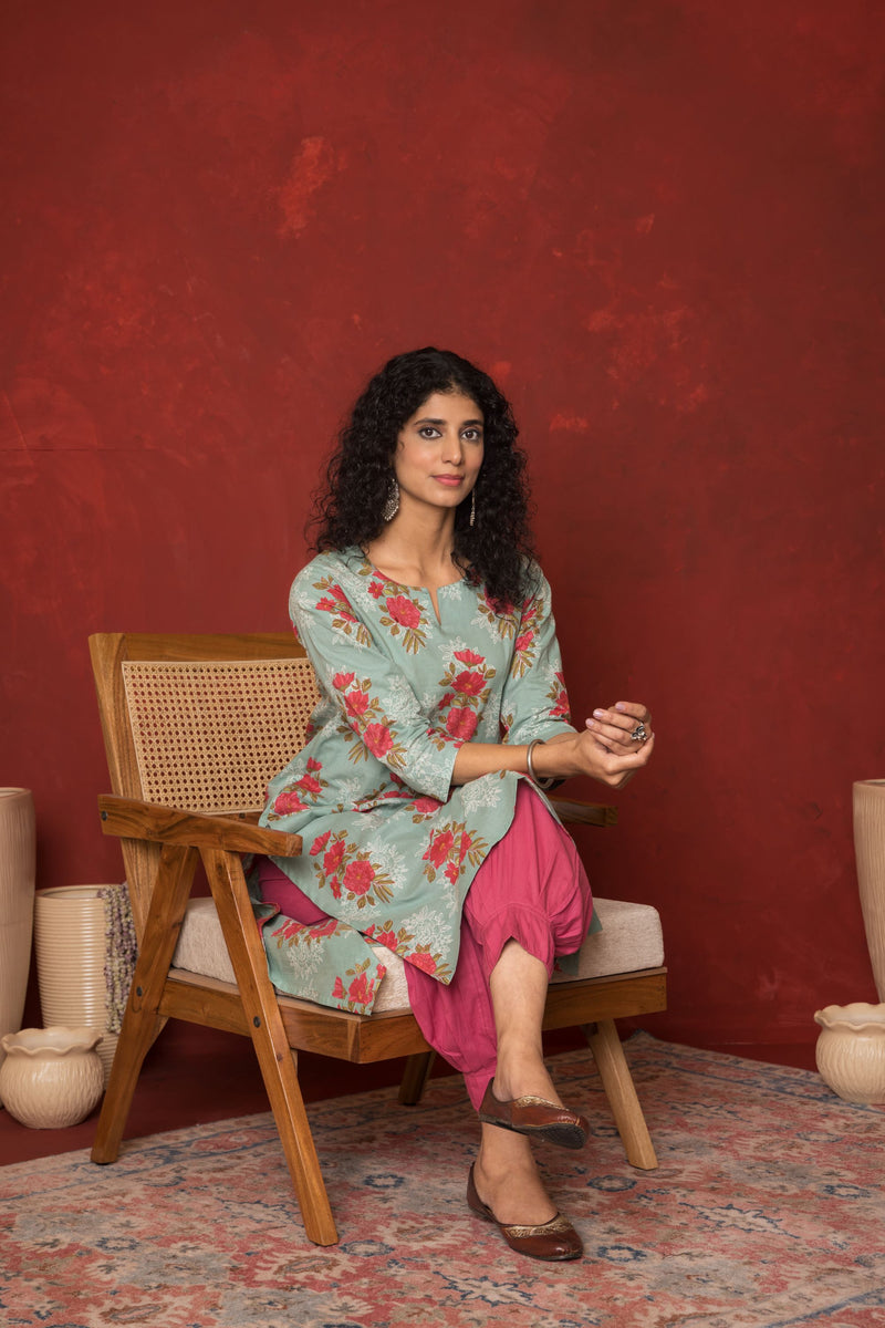 Aqlie Blue Cotton Round Neck Kurta For Women's