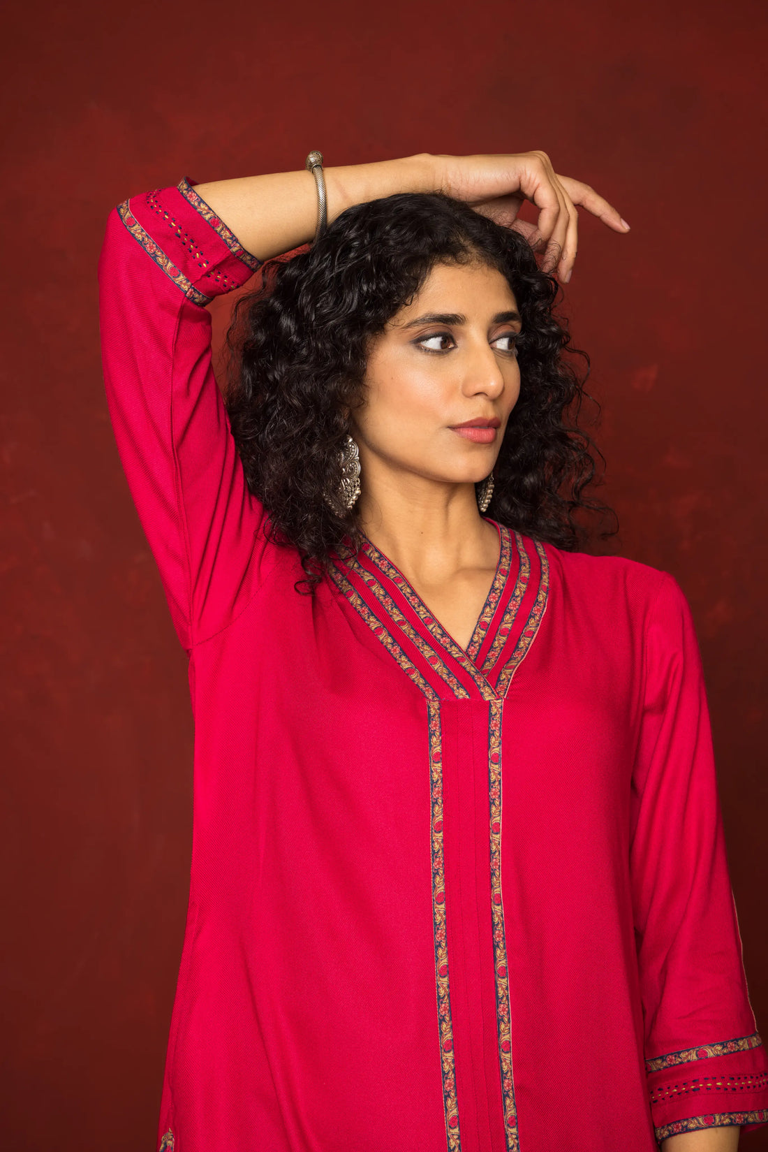 PINK KURTA-TWILL  PANT-COTTON V-NECK KURTA ALL OVER HIGHLIGHTED WITH BORDERS KURTA PANT SET